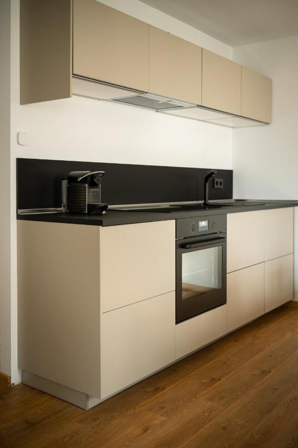 Oldtown Studio Apartment With 2 Bathrooms Дюссельдорф Экстерьер фото